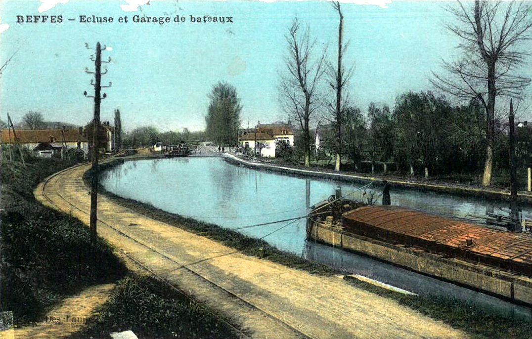 Ecluse et garage de bateaux