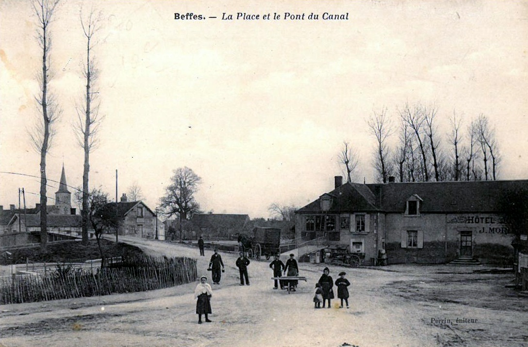 La place et le pont